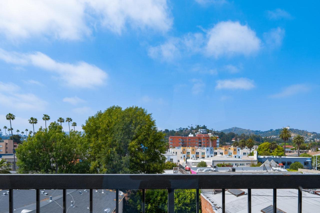 Universal 8 Min Drive Two Bedroom With Free Parking Apartamento